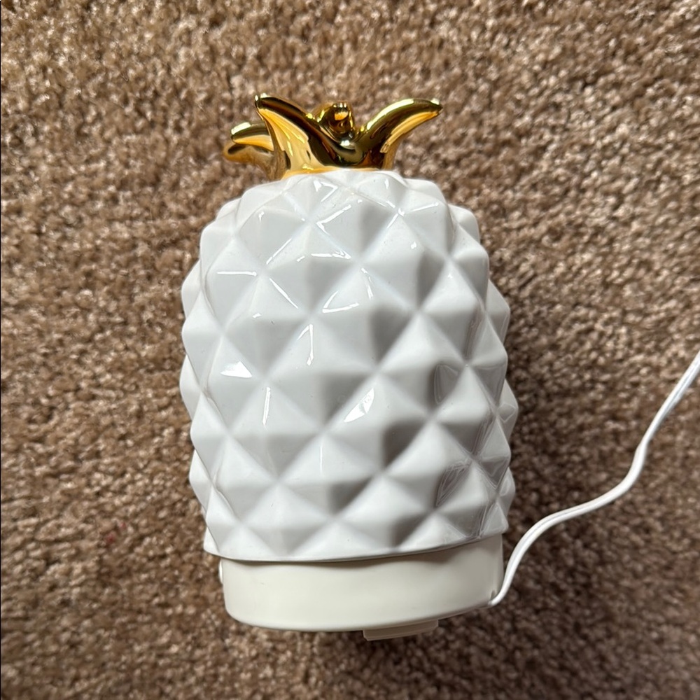 Better Homes And Gardens White and Gold Aroma Diffuser - Picture 2 of 6